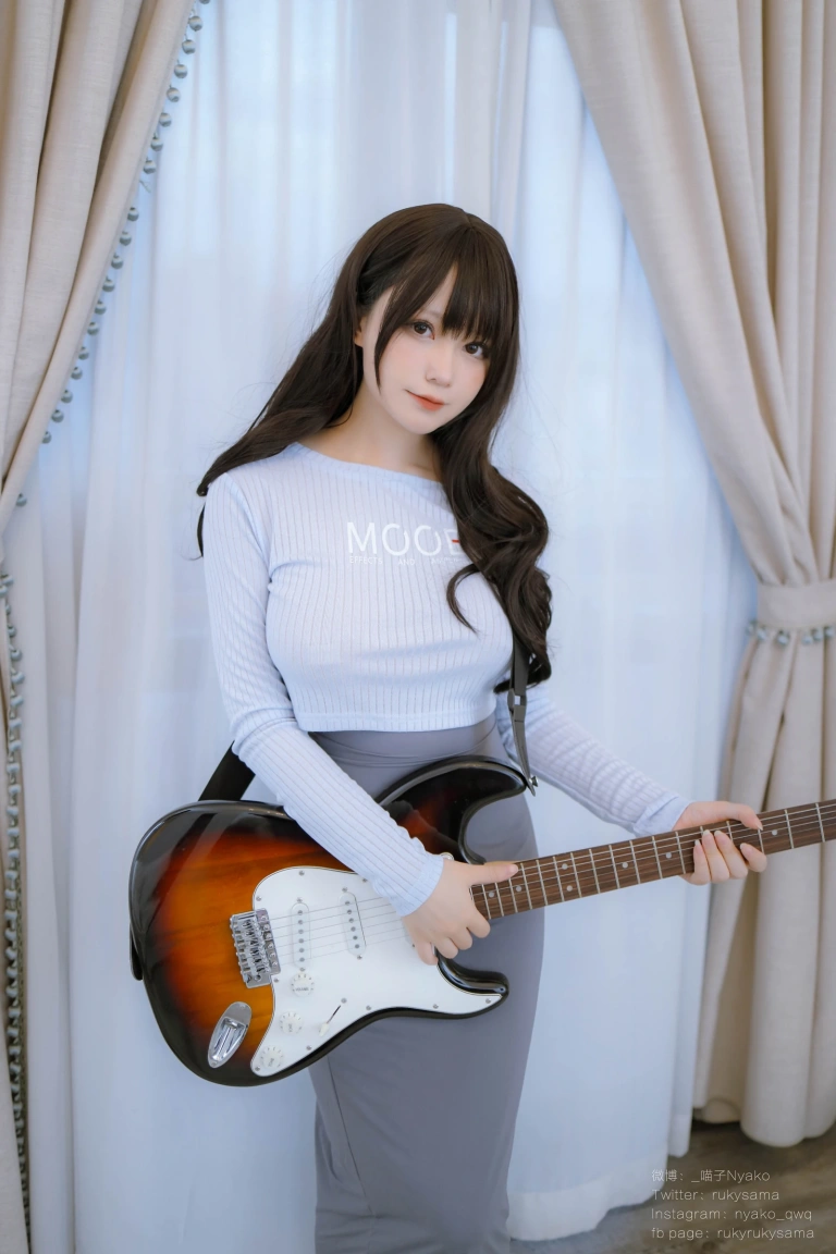 Nyako喵子《吉他妹妹连衣裙》写真图集 71P+1V｜在线预览与图包下载