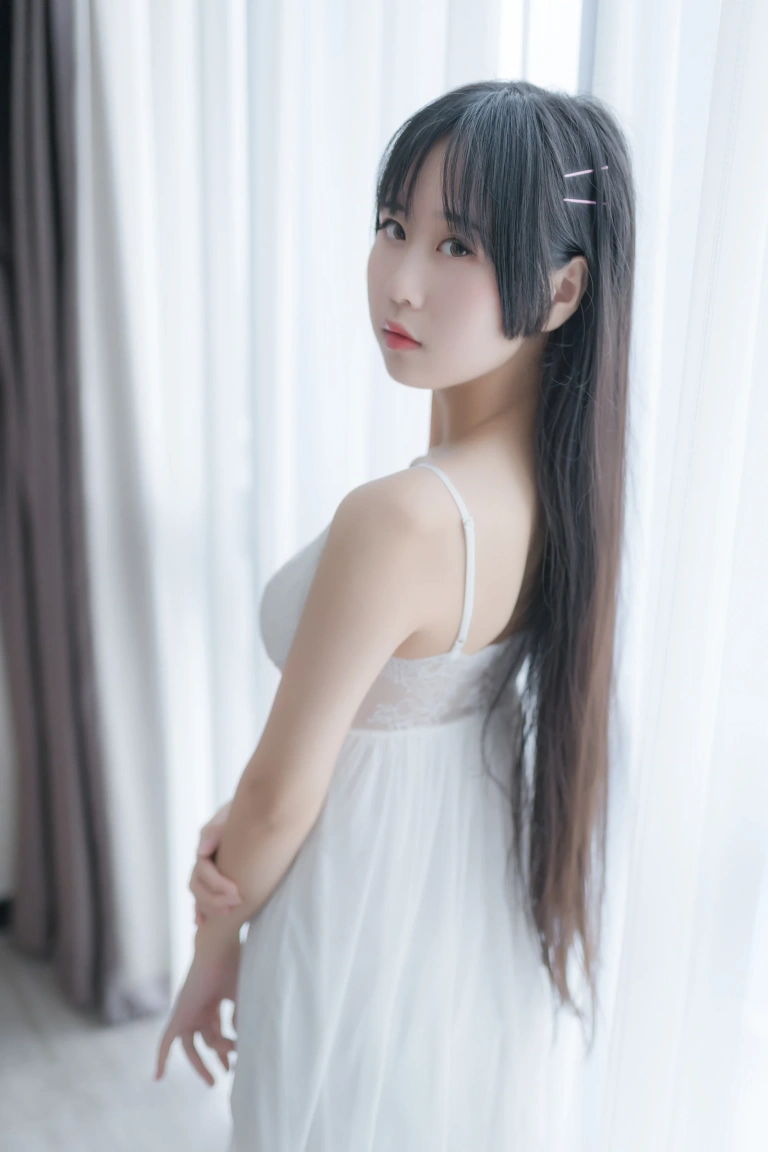 萌芽儿o0《白色私房》写真图集 44P｜在线预览与图包下载
