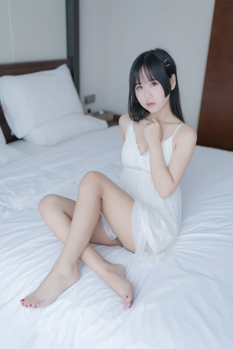 萌芽儿o0《白色私房》写真图集 44P｜在线预览与图包下载
