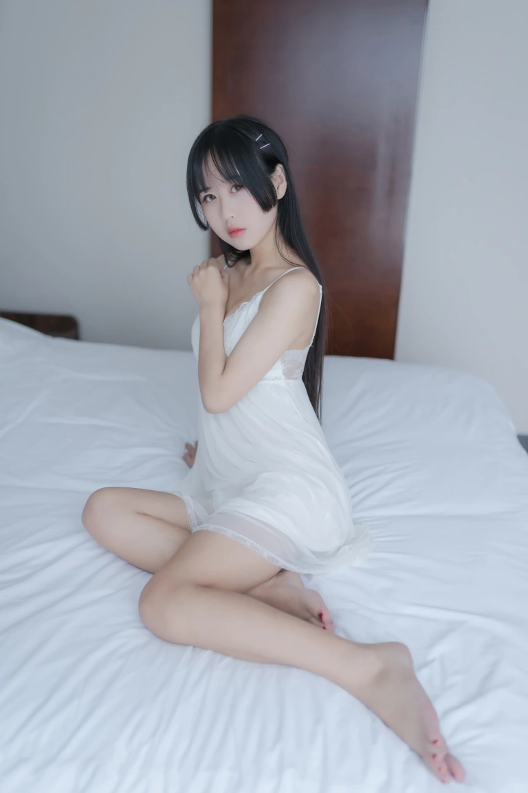 萌芽儿o0《白色私房》写真图集 44P｜在线预览与图包下载