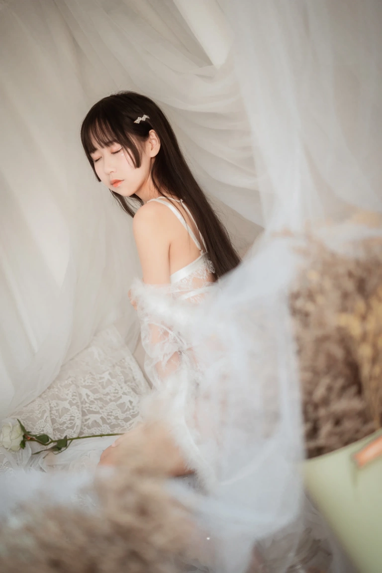 萌芽儿o0《毛绒内衣》写真图集 27P｜在线预览与图包下载