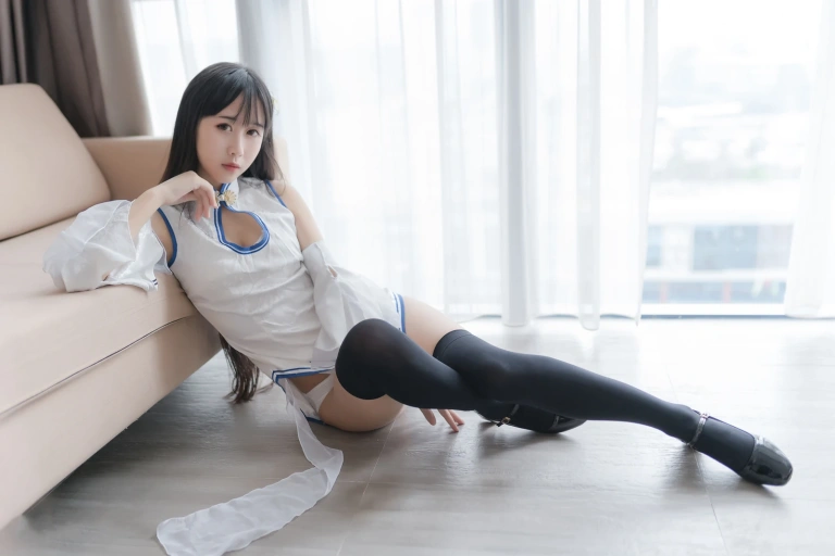 萌芽儿o0《瓶儿》写真图集 40P｜在线预览与图包下载