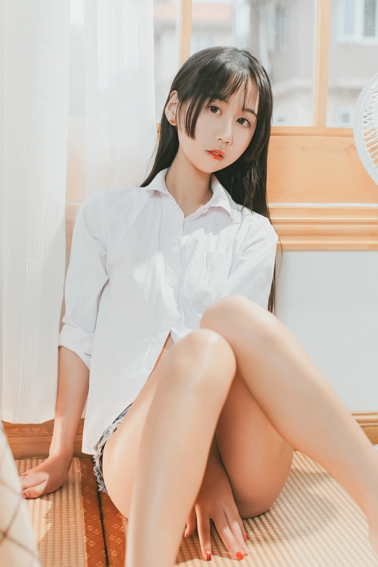 萌芽儿o0《少女午后》写真图集 40P｜在线预览与图包下载