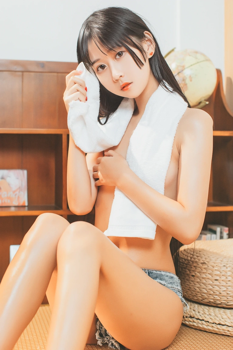 萌芽儿o0《少女午后》写真图集 40P｜在线预览与图包下载