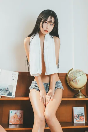 萌芽儿o0《少女午后》写真图集 40P｜在线预览与图包下载