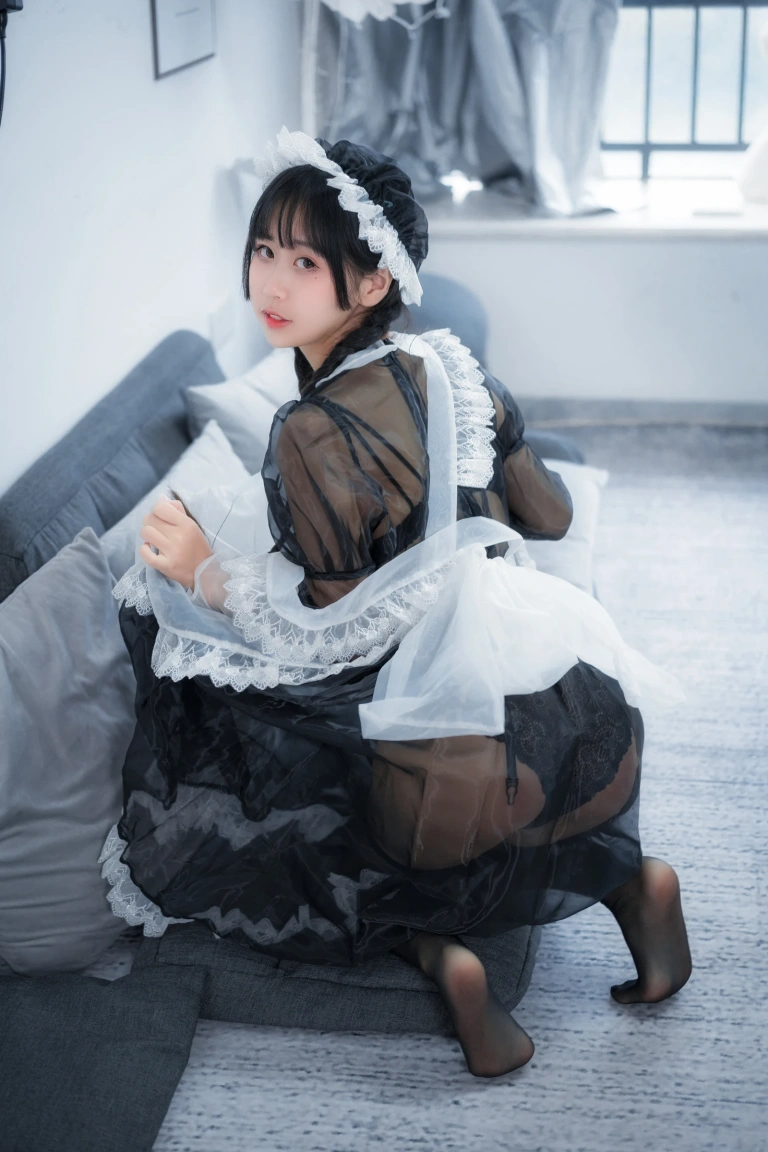 萌芽儿o0《透明女仆》写真图集 53P｜在线预览与图包下载