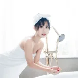 萌芽儿o0《浴巾》写真图集 27P｜在线预览与图包下载