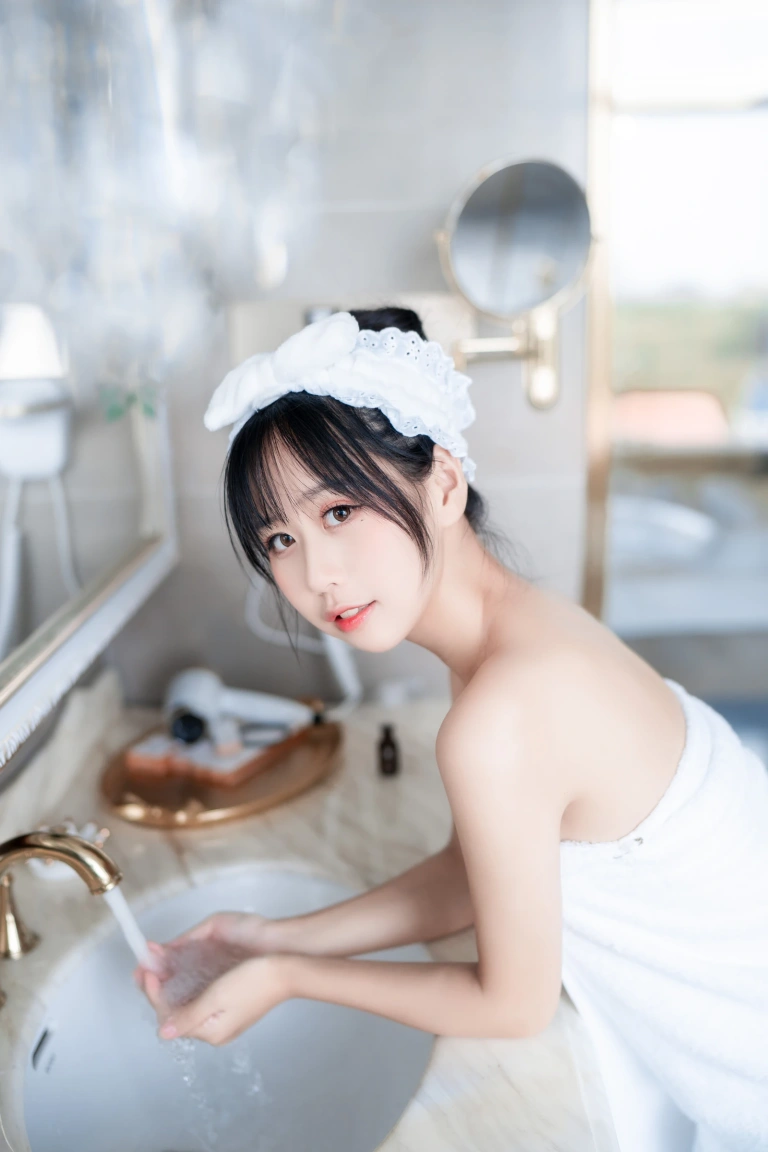 萌芽儿o0《浴巾》写真图集 27P｜在线预览与图包下载