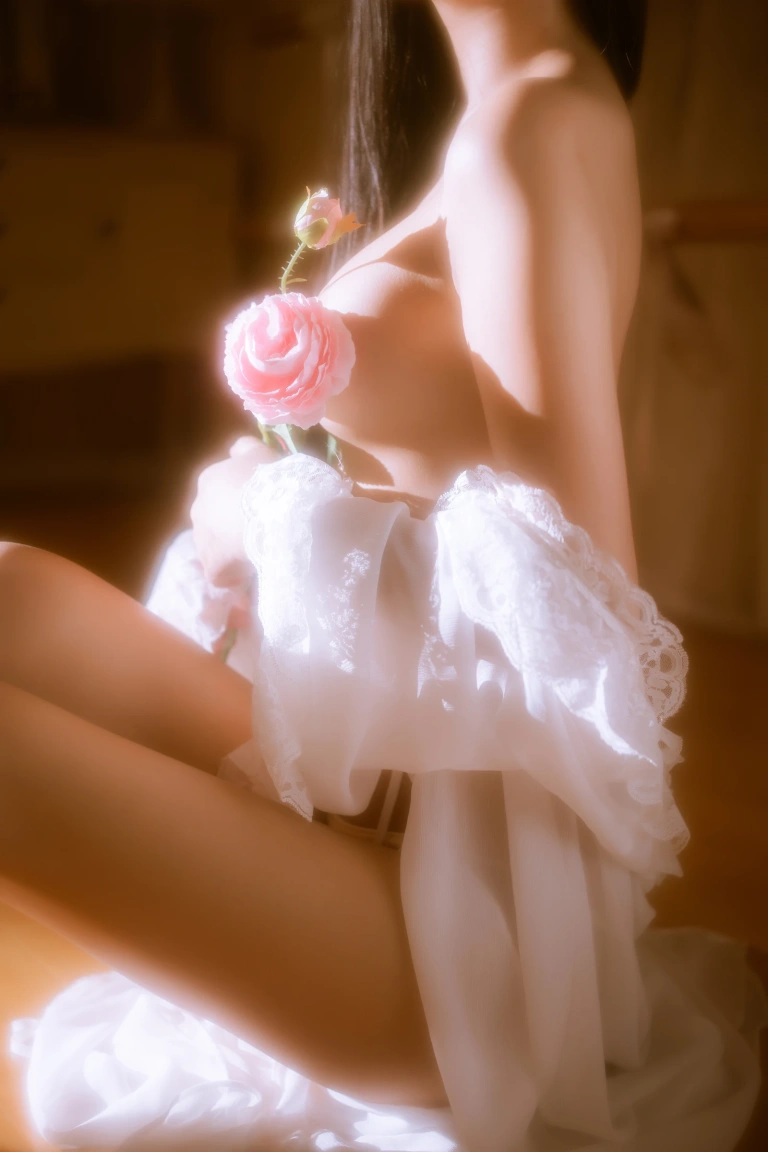 萌芽儿o0《金色套装》写真图集 70P｜在线预览与图包下载