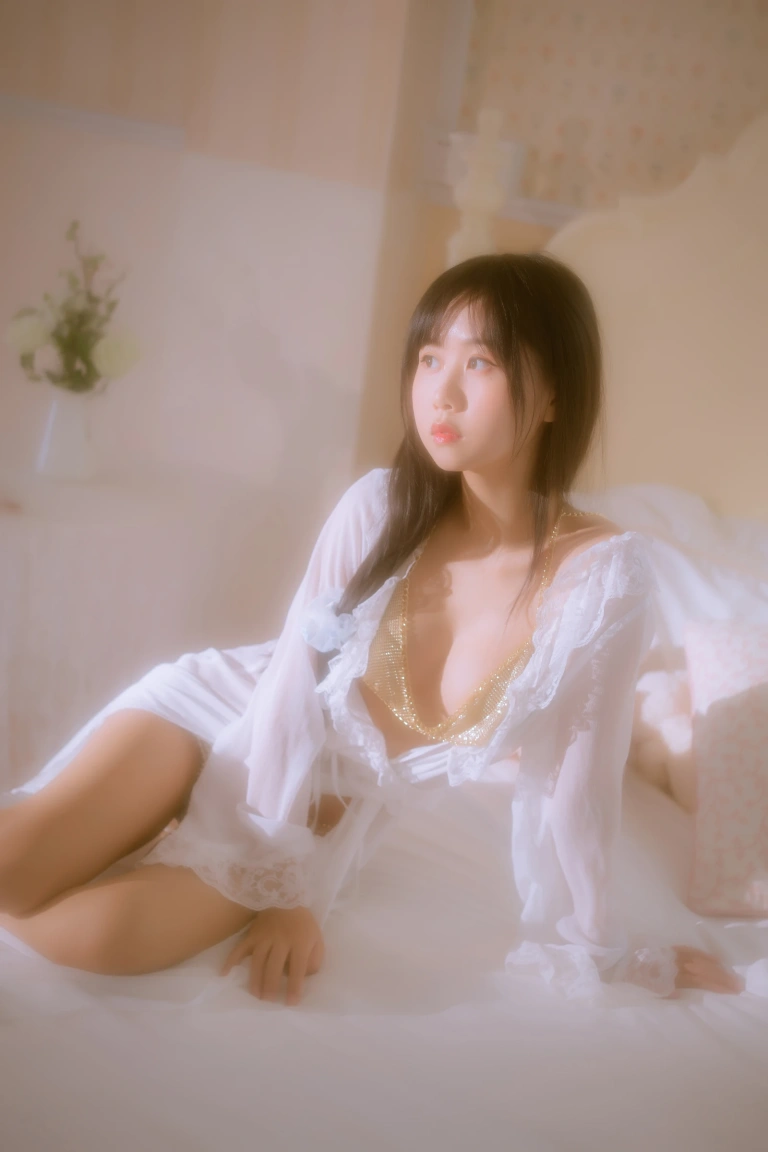 萌芽儿o0《金色套装》写真图集 70P｜在线预览与图包下载