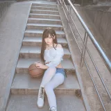 萌芽儿o0《邻家小恶魔》写真图集 47P+1V｜在线预览与图包下载