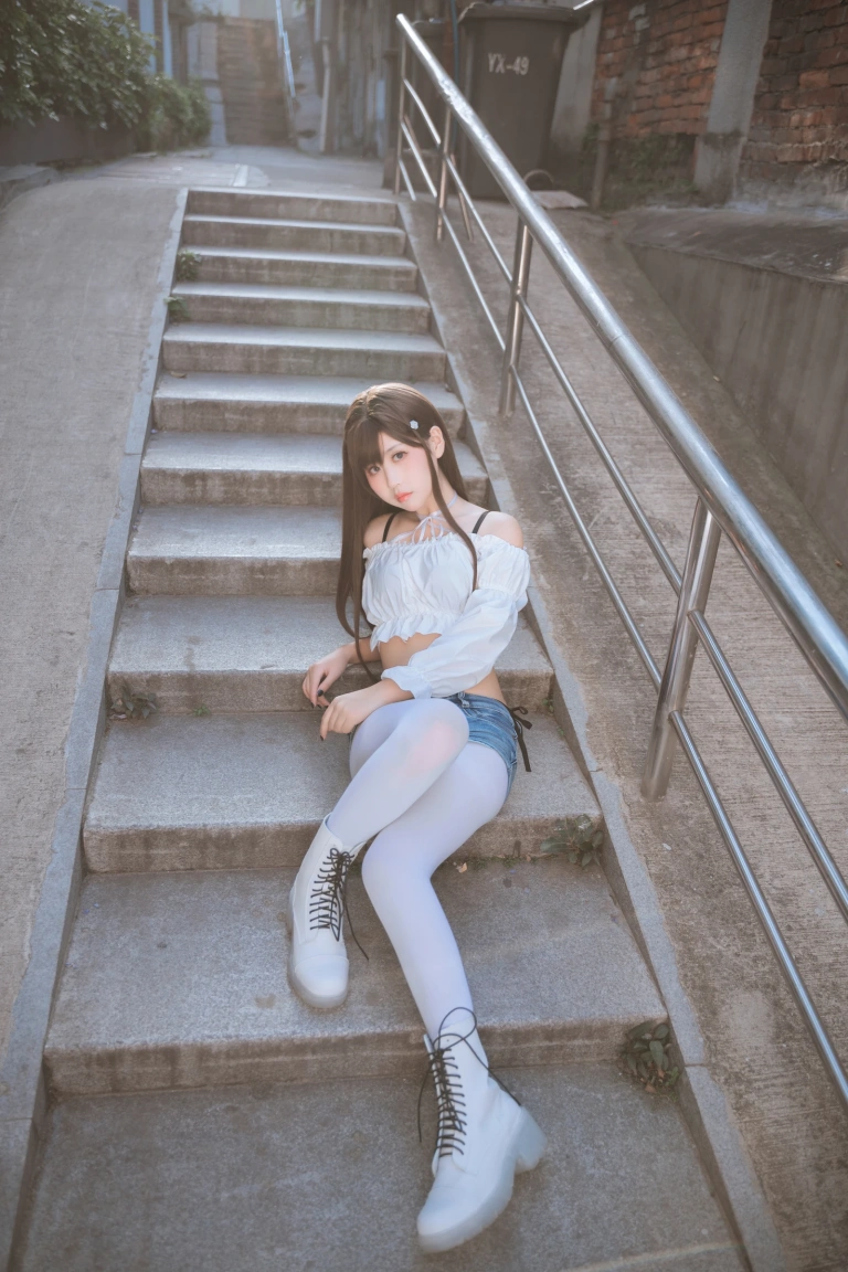 萌芽儿o0《邻家小恶魔》写真图集 47P+1V｜在线预览与图包下载