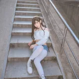 萌芽儿o0《邻家小恶魔》写真图集 47P+1V｜在线预览与图包下载