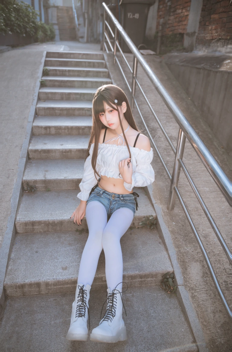 萌芽儿o0《邻家小恶魔》写真图集 47P+1V｜在线预览与图包下载