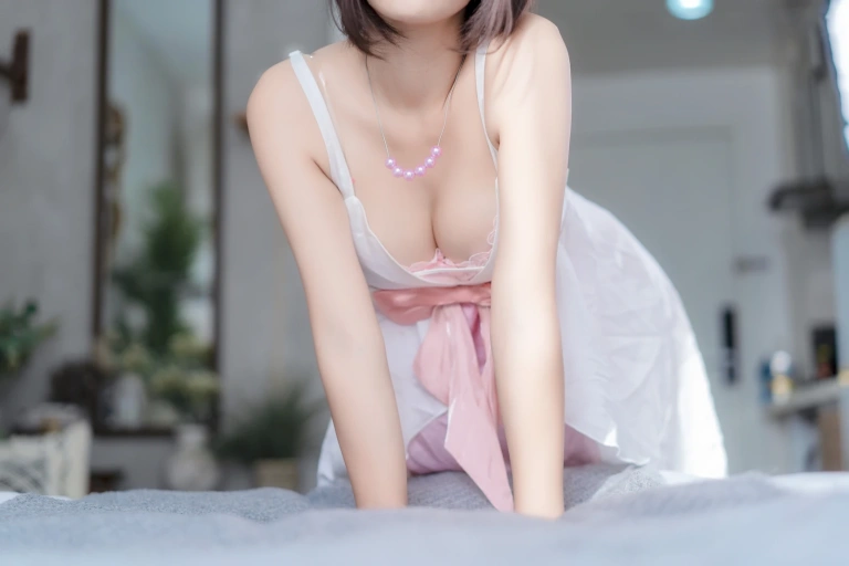 萌芽儿o0《加藤惠睡衣+内衣》写真图集 28P｜在线预览与图包下载