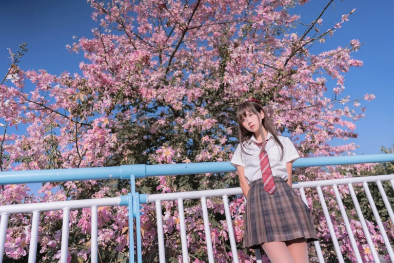 萌芽儿o0《异木棉花》写真图集 26P｜在线预览与图包下载