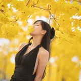 萌芽儿o0《秋有银杏 春有黄风铃》写真图集 23P｜在线预览与图包下载