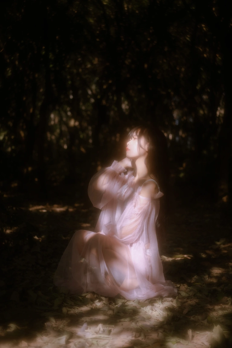 萌芽儿o0《林中少女》写真图集 30P｜在线预览与图包下载