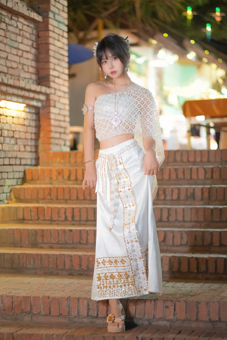 萌芽儿o0《西双版纳【傣服 银】》写真图集 17P｜在线预览与图包下载