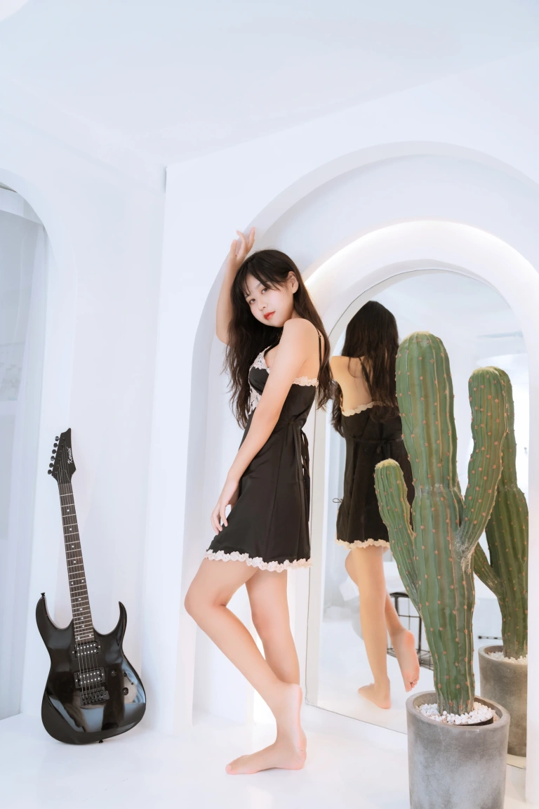 萌芽儿o0《小D睡衣》写真图集 12P｜在线预览与图包下载