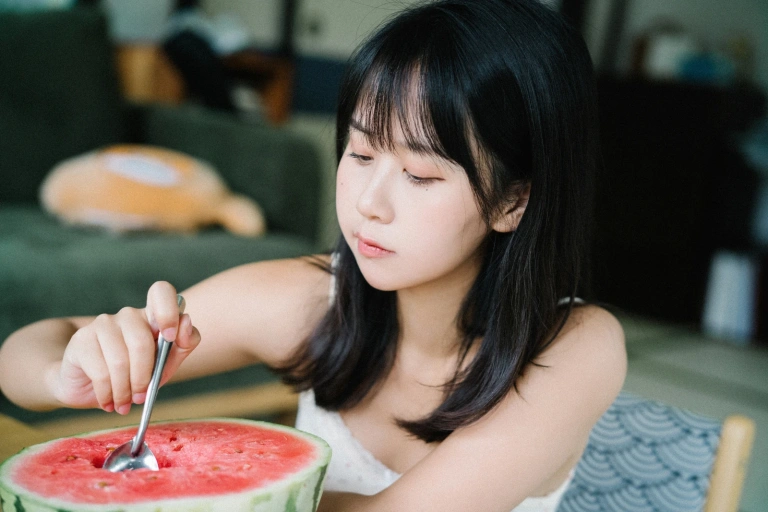 萌芽儿o0《夏天的尾巴》写真图集 45P｜在线预览与图包下载