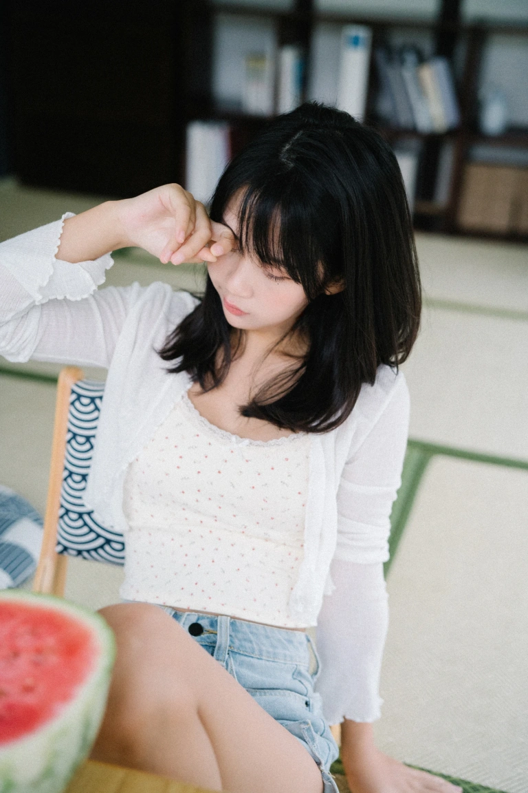 萌芽儿o0《夏天的尾巴》写真图集 45P｜在线预览与图包下载