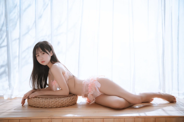 萌芽儿o0《粉内衣》写真图集 45P｜在线预览与图包下载