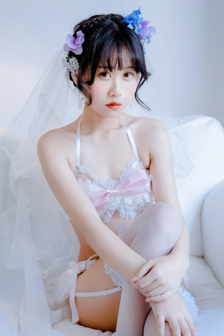 萌芽儿o0《白婚纱 蝴蝶结内衣》写真图集 23P｜在线预览与图包下载
