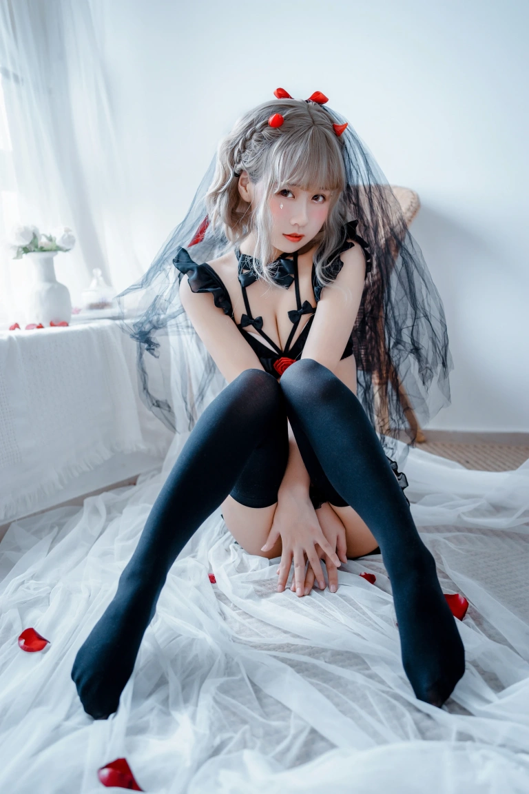 萌芽儿o0《黑婚纱 玫瑰内衣》写真图集 24P｜在线预览与图包下载