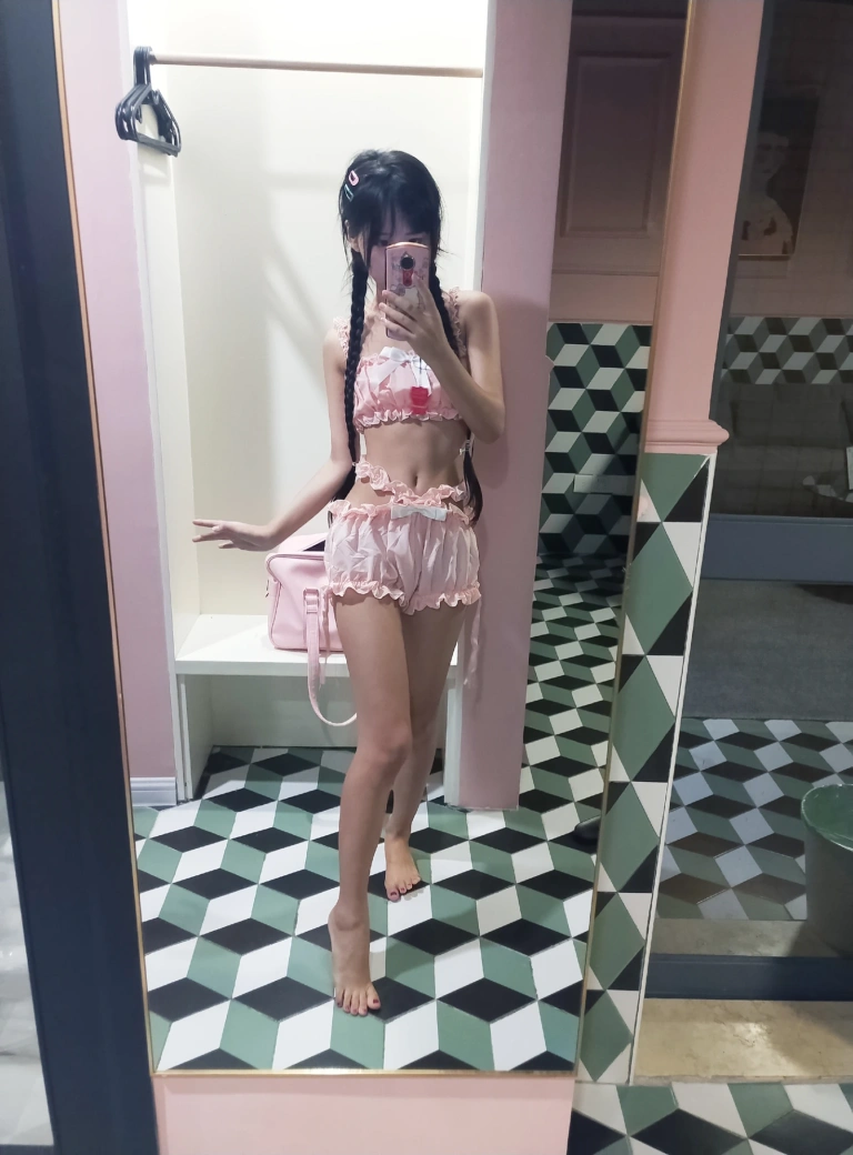 萌芽儿o0《南瓜睡衣》写真图集 26P｜在线预览与图包下载