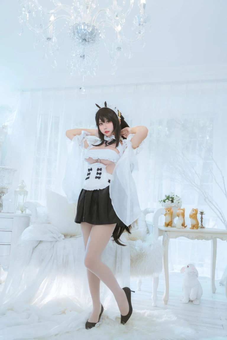 萌芽儿o0《碧蓝航线 不挠女仆》写真图集 35P｜在线预览与图包下载