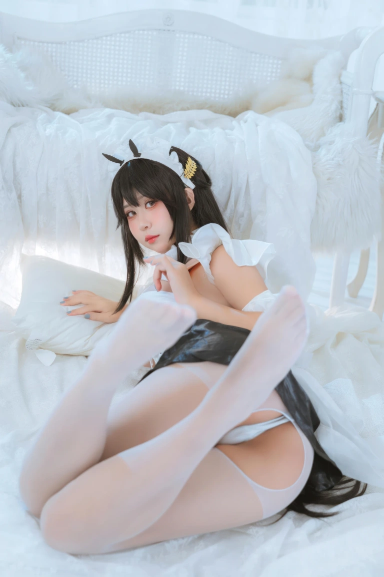 萌芽儿o0《碧蓝航线 不挠女仆》写真图集 35P｜在线预览与图包下载