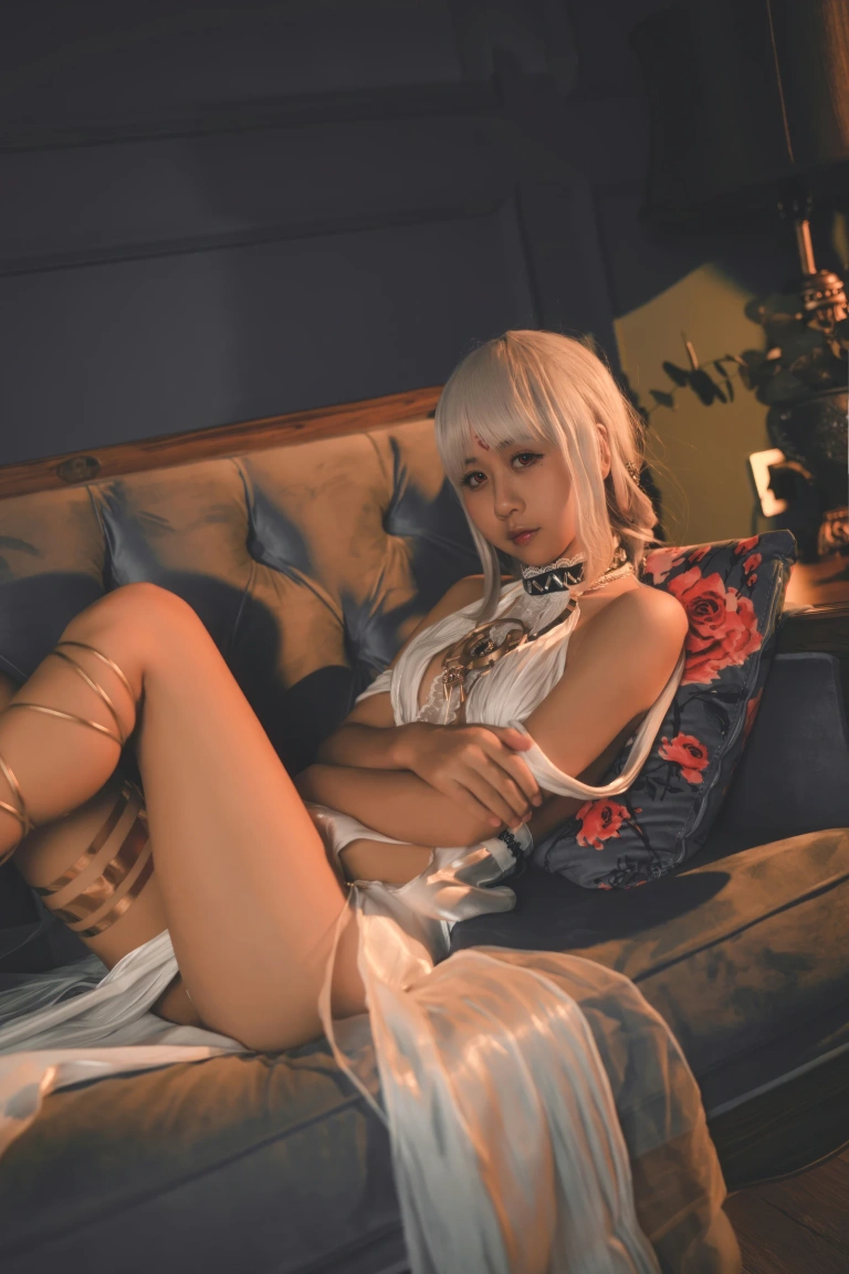 萌芽儿o0《碧蓝航线 马萨诸塞礼服》写真图集 30P｜在线预览与图包下载