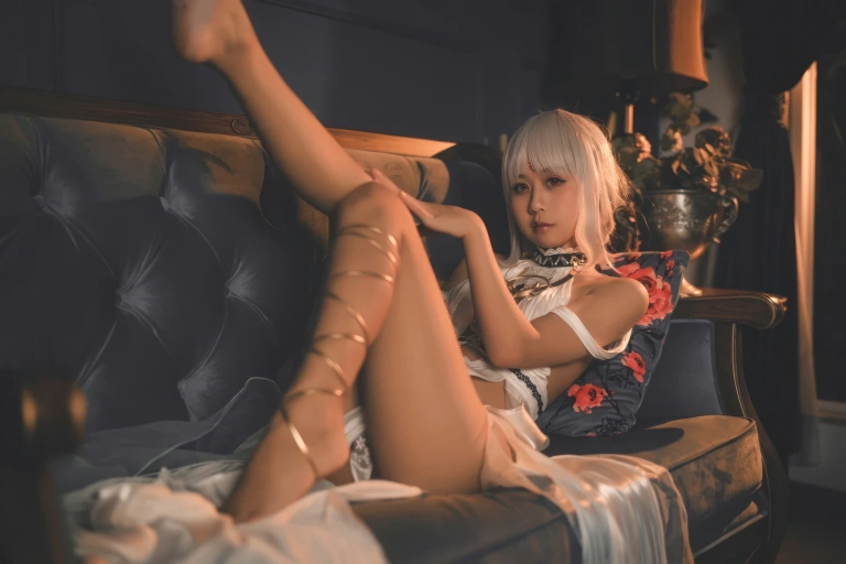 萌芽儿o0《碧蓝航线 马萨诸塞礼服》写真图集 30P｜在线预览与图包下载