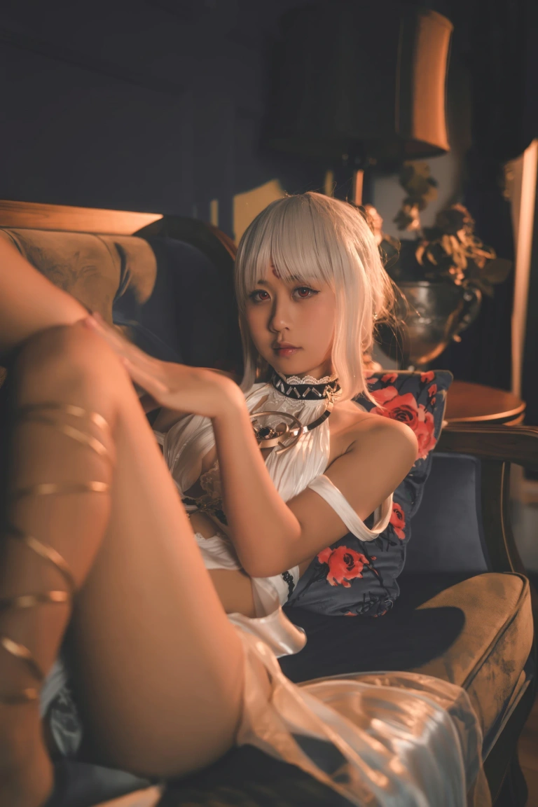 萌芽儿o0《碧蓝航线 马萨诸塞礼服》写真图集 30P｜在线预览与图包下载