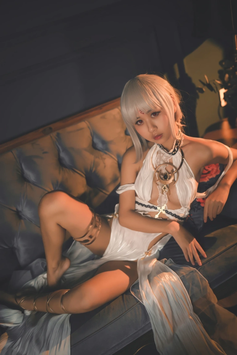 萌芽儿o0《碧蓝航线 马萨诸塞礼服》写真图集 30P｜在线预览与图包下载