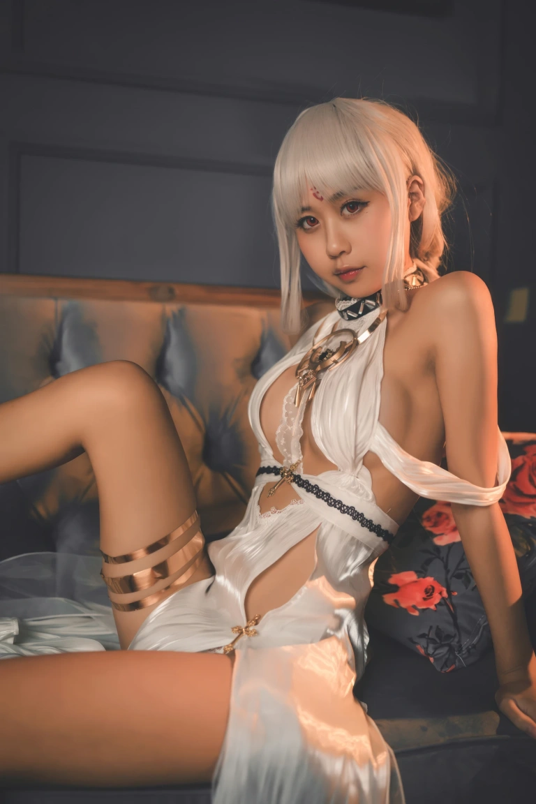 萌芽儿o0《碧蓝航线 马萨诸塞礼服》写真图集 30P｜在线预览与图包下载
