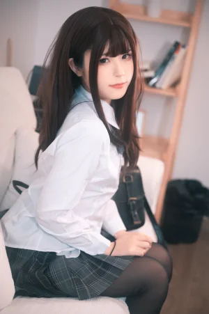 Quan冉有点饿《束缚猫猫》写真图集 57P｜在线预览与图包下载
