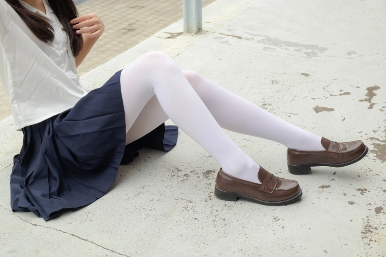 森萝财团《R15-034》写真图集 102P｜在线预览与图包下载