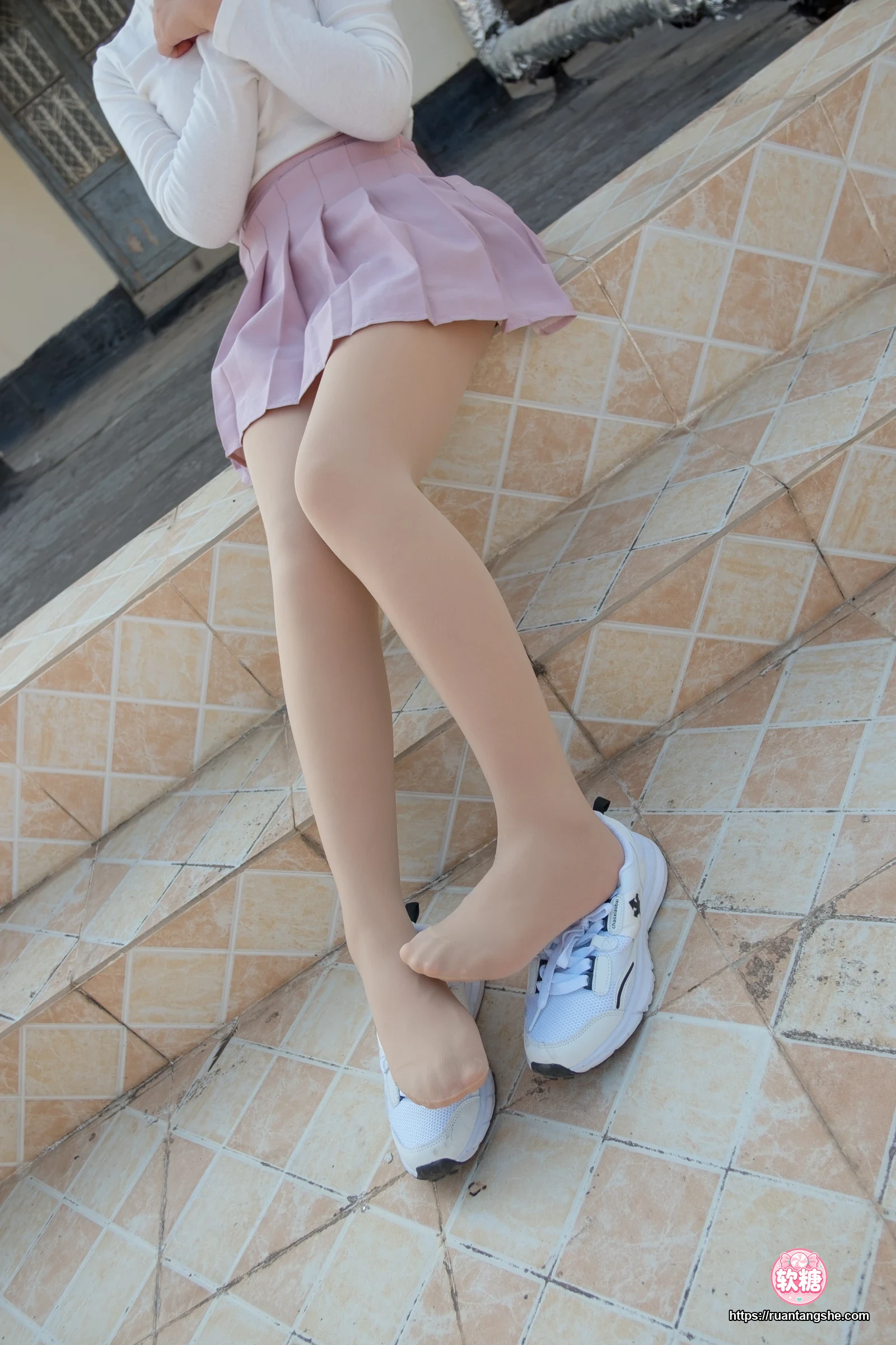森萝财团 R15-038