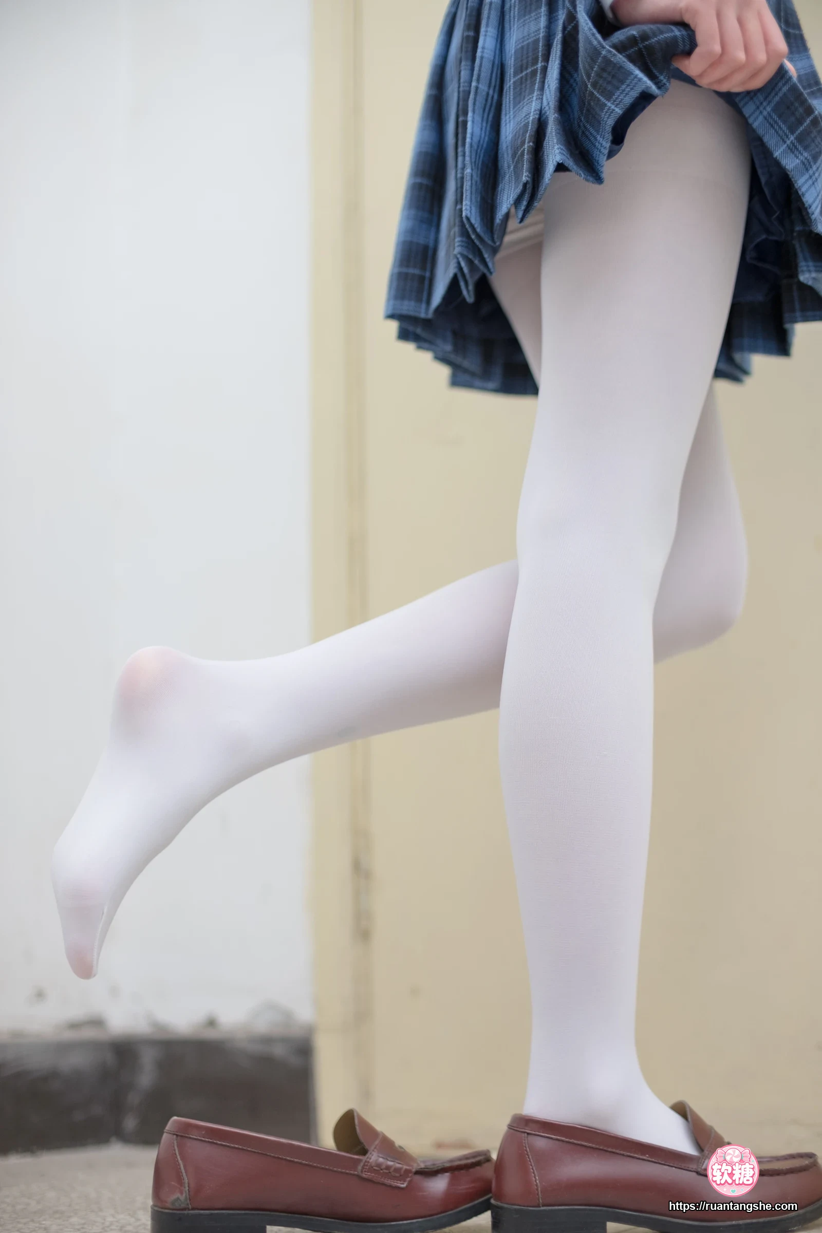 森萝财团 R15-044