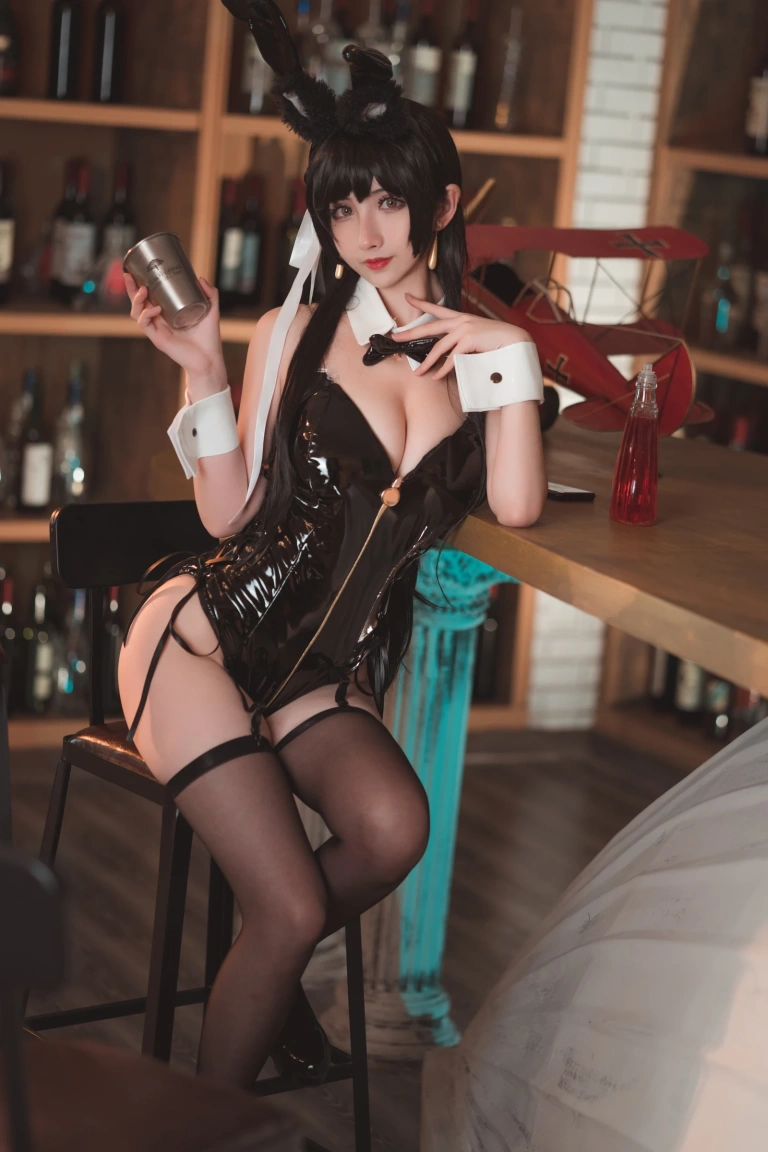 rioko凉凉子《爱宕兔女郎》写真图集 46P+5V｜在线预览与图包下载