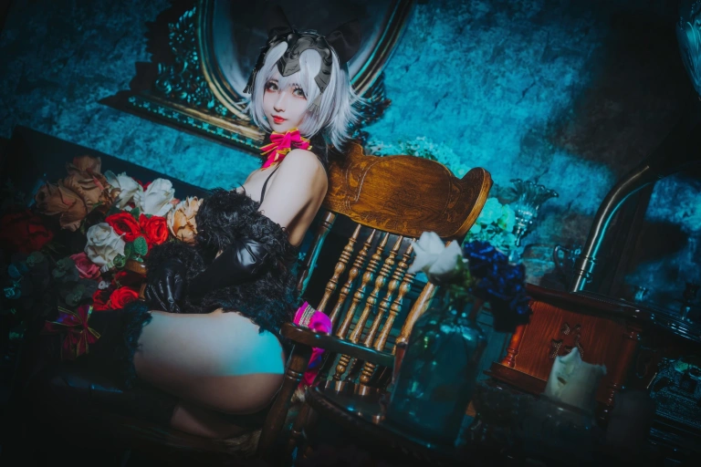 rioko凉凉子《黑贞》写真图集 16P｜在线预览与图包下载