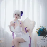 rioko凉凉子《天狼星》写真图集 10P｜在线预览与图包下载