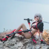 rioko凉凉子《泳装黑贞》写真图集 8P｜在线预览与图包下载