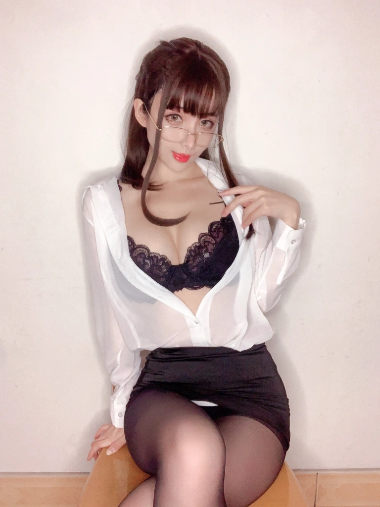 rioko凉凉子《教师》写真图集 18P｜在线预览与图包下载