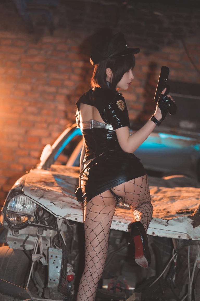 rioko凉凉子《实习警察》写真图集 20P｜在线预览与图包下载