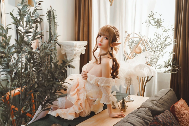rioko凉凉子《精灵姐姐》写真图集 31P+5V｜在线预览与图包下载