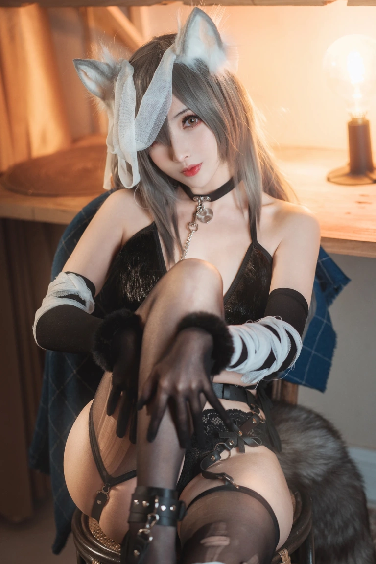 rioko凉凉子《受伤的灰狼姐姐》写真图集 29P｜在线预览与图包下载