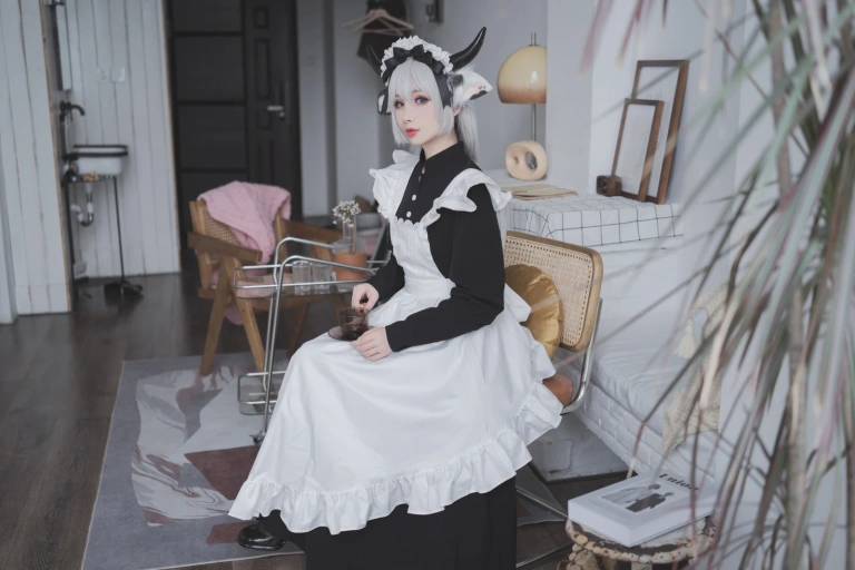 rioko凉凉子《贴心的牛奶女仆》写真图集 45P｜在线预览与图包下载